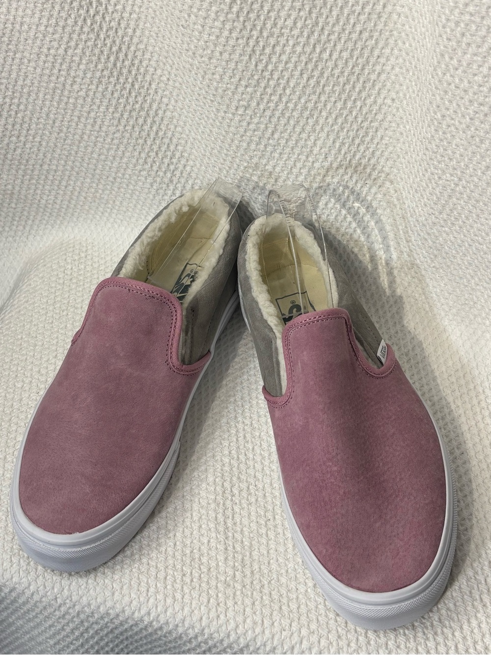VANS Sz 10.5 Slip-On Suede Casual Sneakers Sherpa Lining NEW WITHOUT TAGS